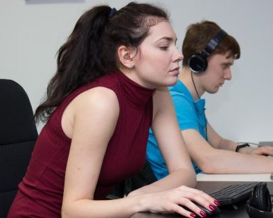 Упражнения, которые спасут вашу осанку, если вы много сидите