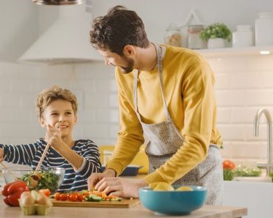Ходить пешком и делать прививки. 6 правил, которые помогут поддерживать здоровье сердца